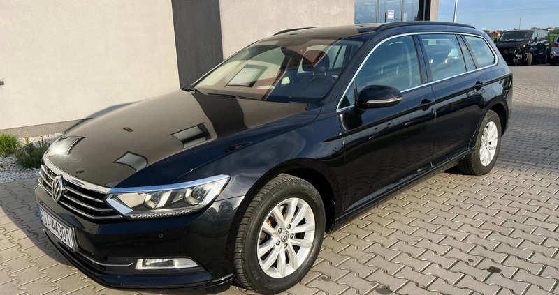 Volkswagen Passat cena 53900 przebieg: 230000, rok produkcji 2016 z Leżajsk małe 191